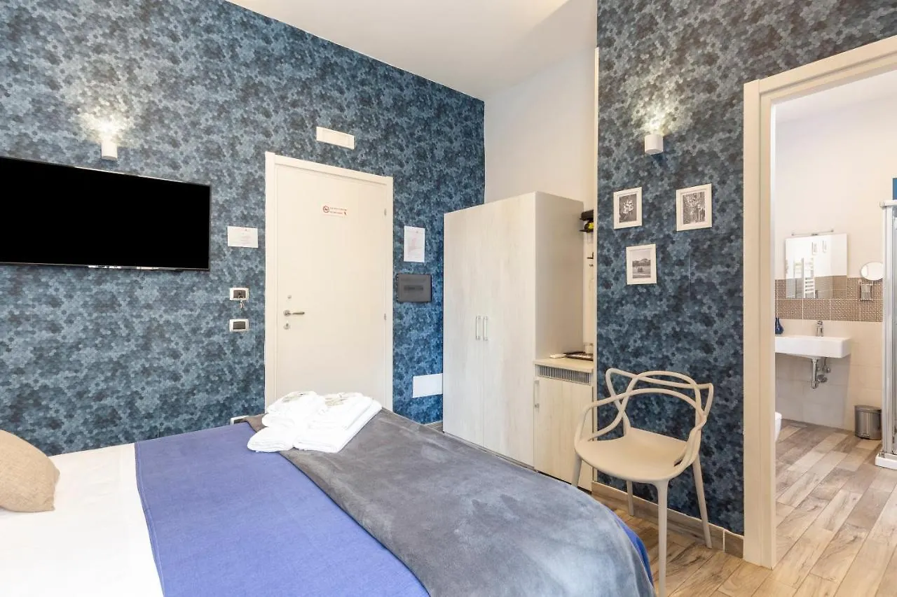 Scaramantico Rooms Неаполь 2*,