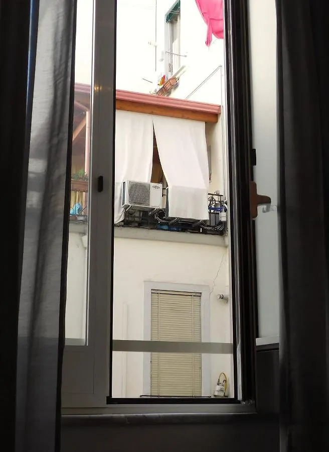 Scaramantico Rooms Naples 2*,
